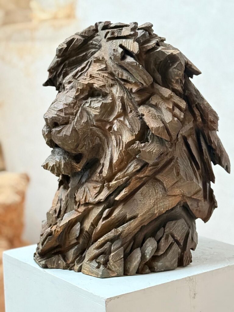 Jürgen Lingl Great Old Lion bronze